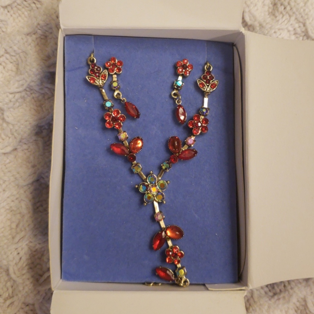 Avon Scarlet Y gift set NIB